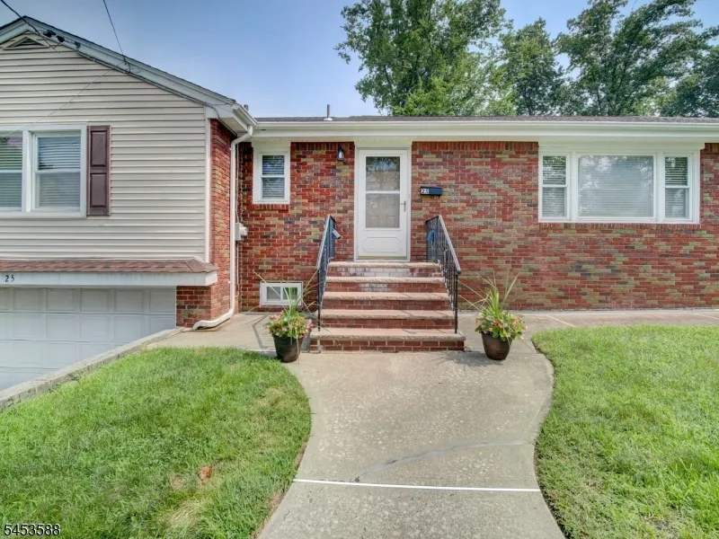 25 Woodland Ave West Orange, NJ 07052