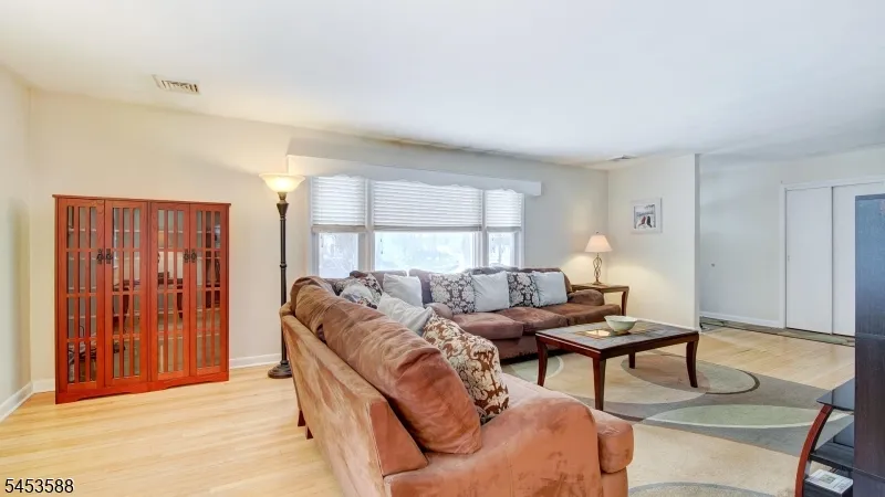 25 Woodland Ave West Orange, NJ 07052