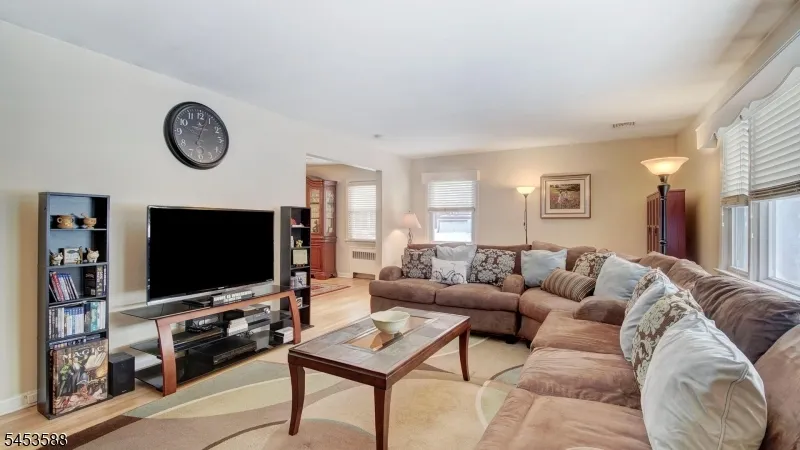 25 Woodland Ave West Orange, NJ 07052