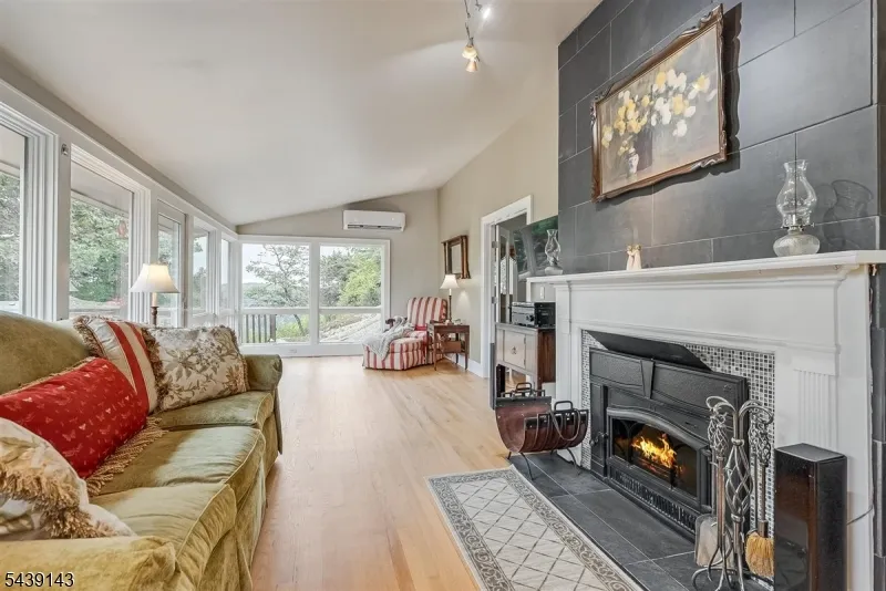 17 Cedar Falls Ter Sparta, NJ 07871