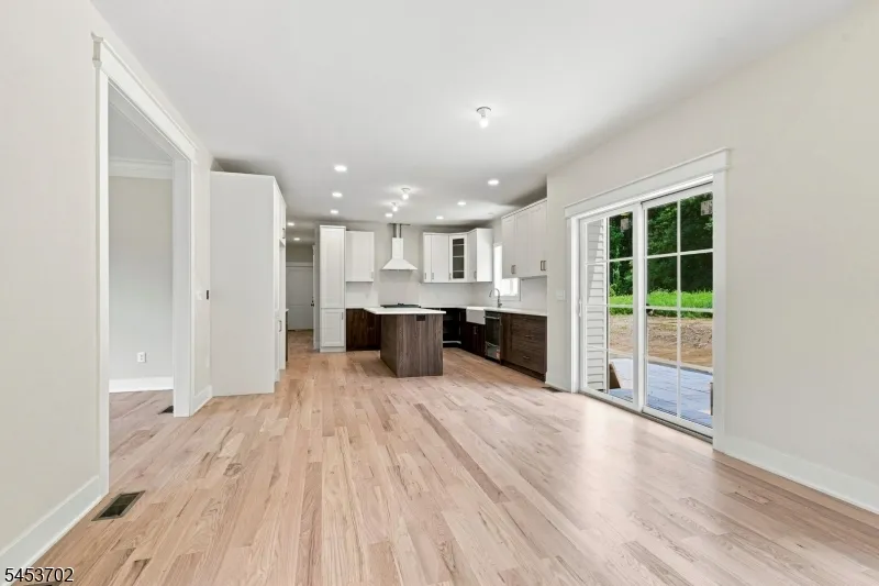 6 Highland Meadows Road Pohatcong, NJ 08865
