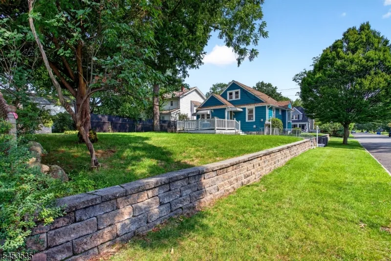 1 Perry Pl Springfield, NJ 07081