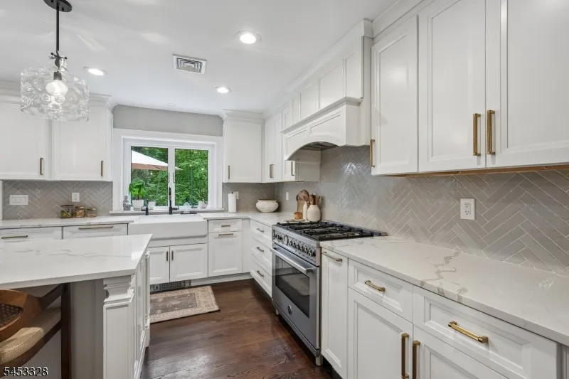 662 Juniper Pl Franklin Lakes, NJ 07417