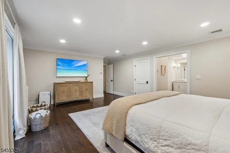 662 Juniper Pl Franklin Lakes, NJ 07417