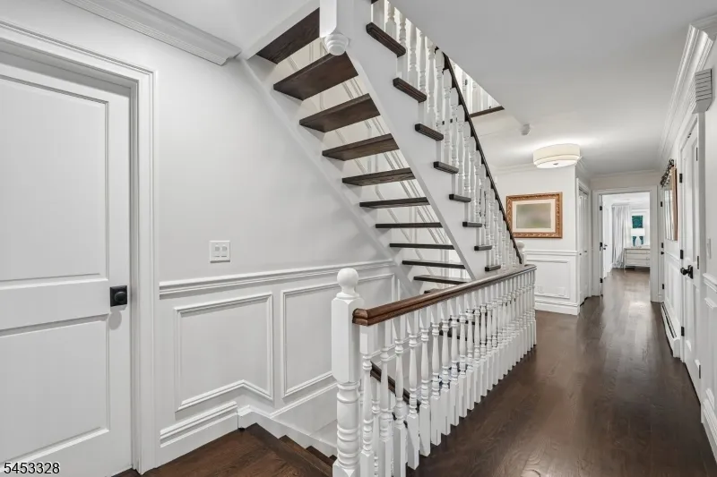 662 Juniper Pl Franklin Lakes, NJ 07417
