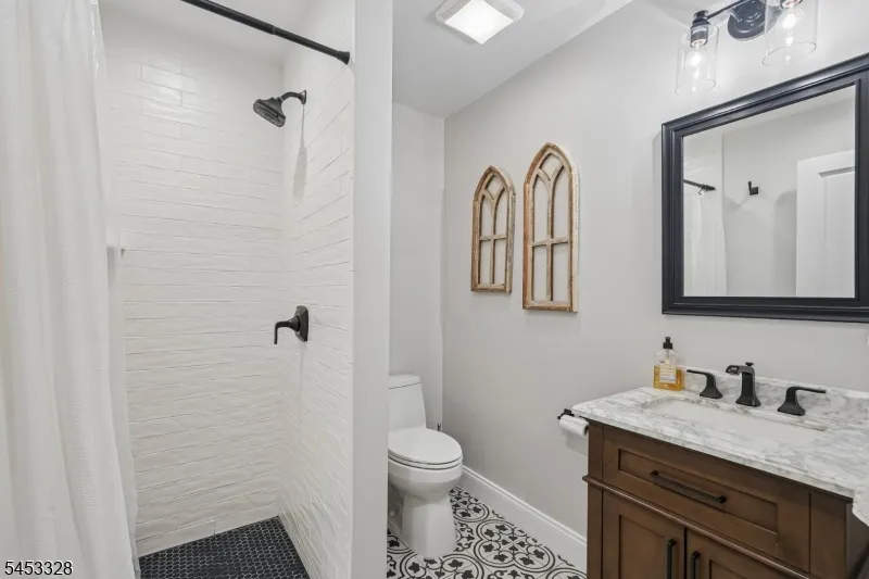 662 Juniper Pl Franklin Lakes, NJ 07417