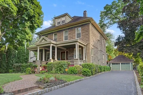 11 Willow St