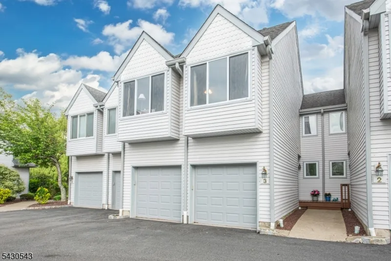 3 Freedom Ct Montville, NJ 07045