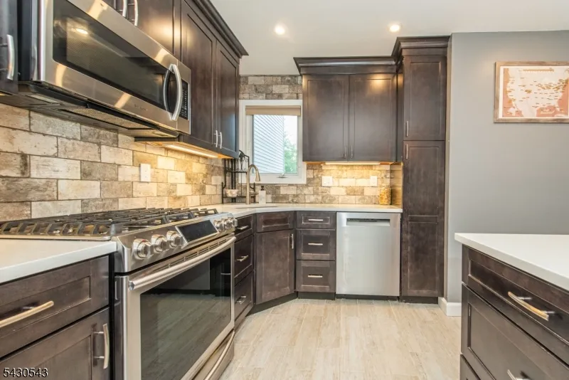 3 Freedom Ct Montville, NJ 07045