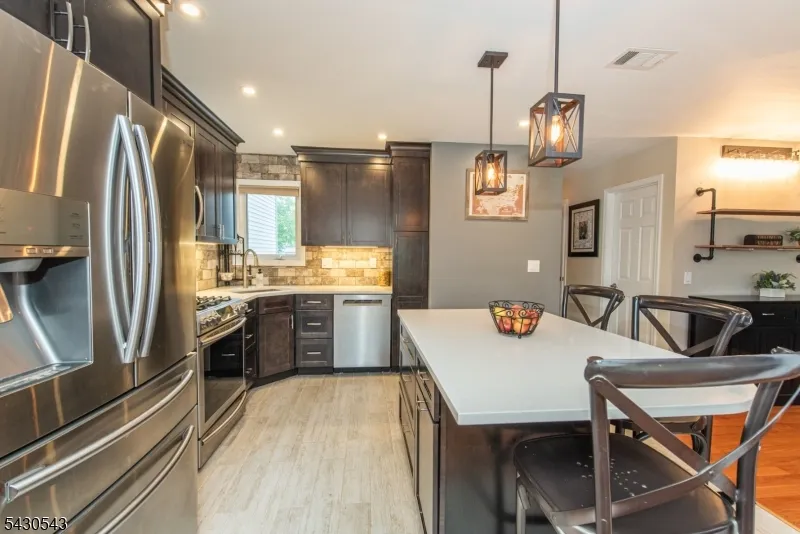 3 Freedom Ct Montville, NJ 07045