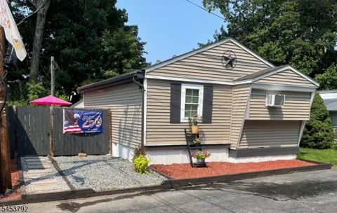 61 Travelo Dr