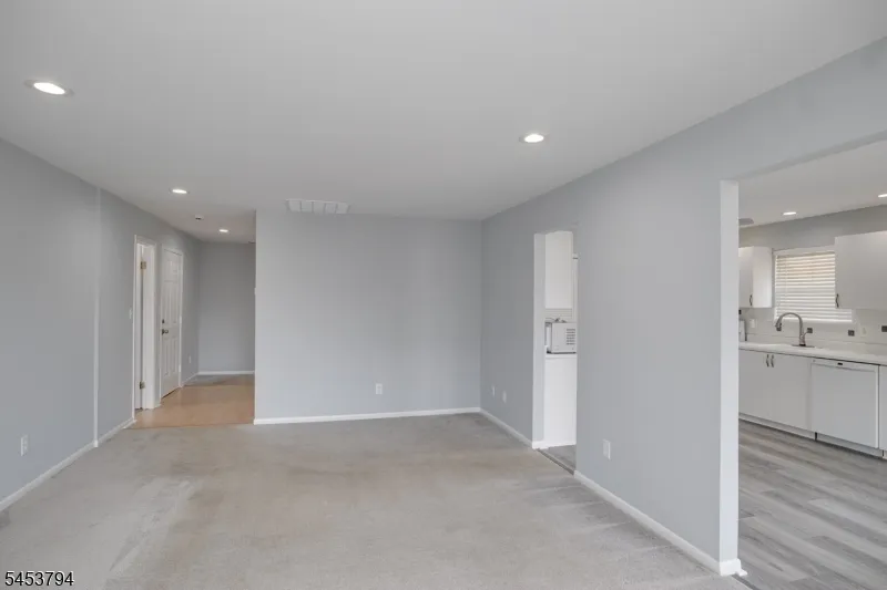 8 Millie Ln #8 Unit 8 East Hanover, NJ 07936