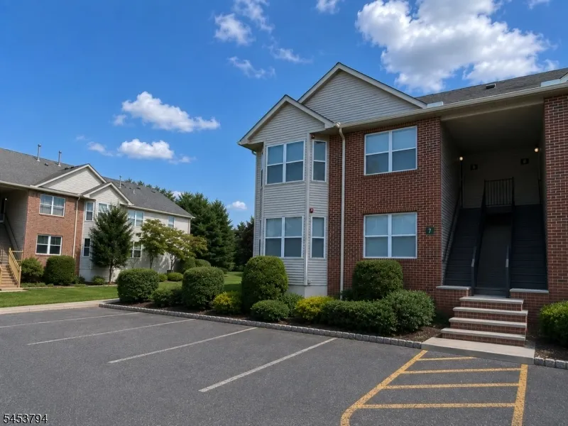 8 Millie Ln #8 Unit 8 East Hanover, NJ 07936