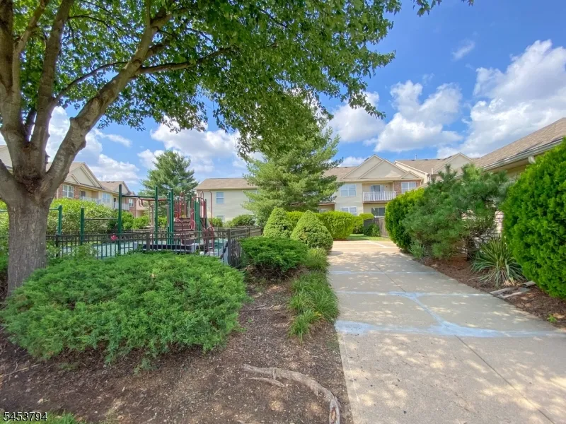 8 Millie Ln #8 Unit 8 East Hanover, NJ 07936