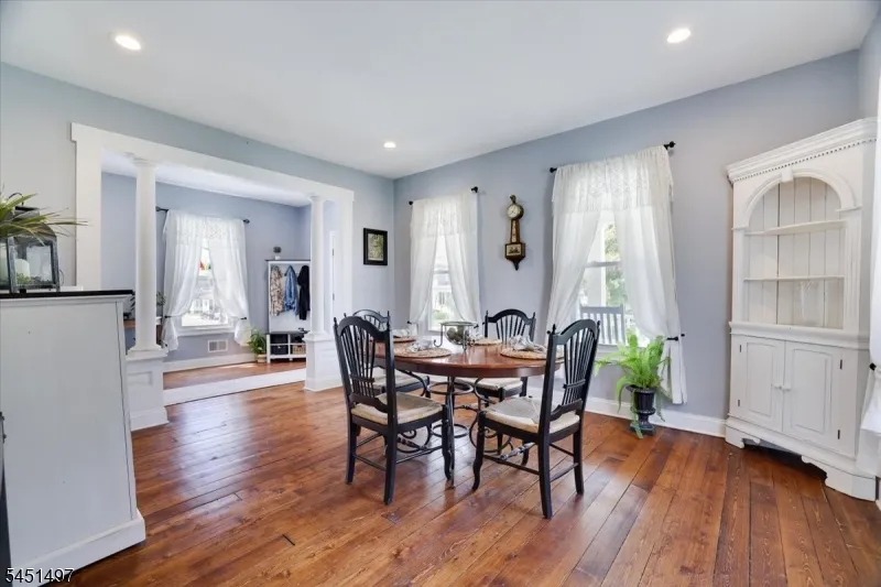 33 State St Washington, NJ 07882