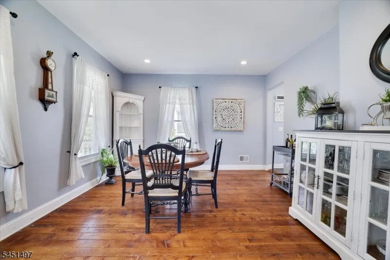 33 State St Washington, NJ 07882