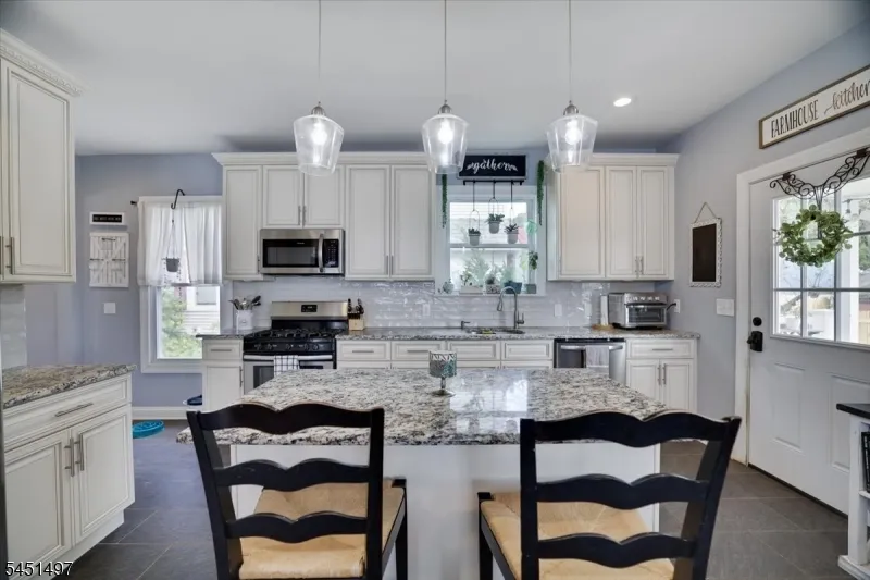 33 State St Washington, NJ 07882