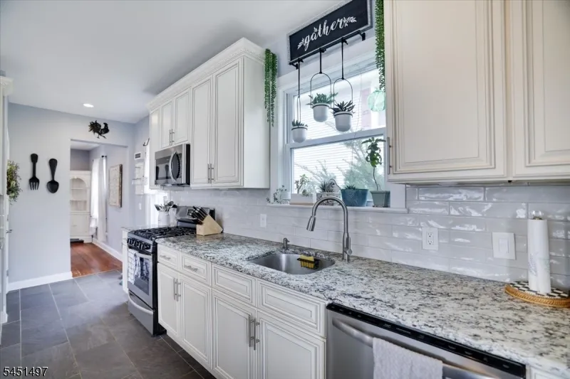 33 State St Washington, NJ 07882