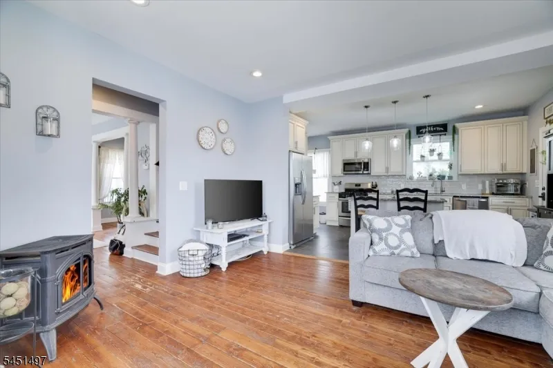 33 State St Washington, NJ 07882