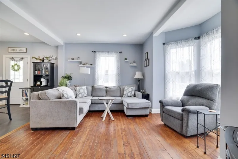 33 State St Washington, NJ 07882