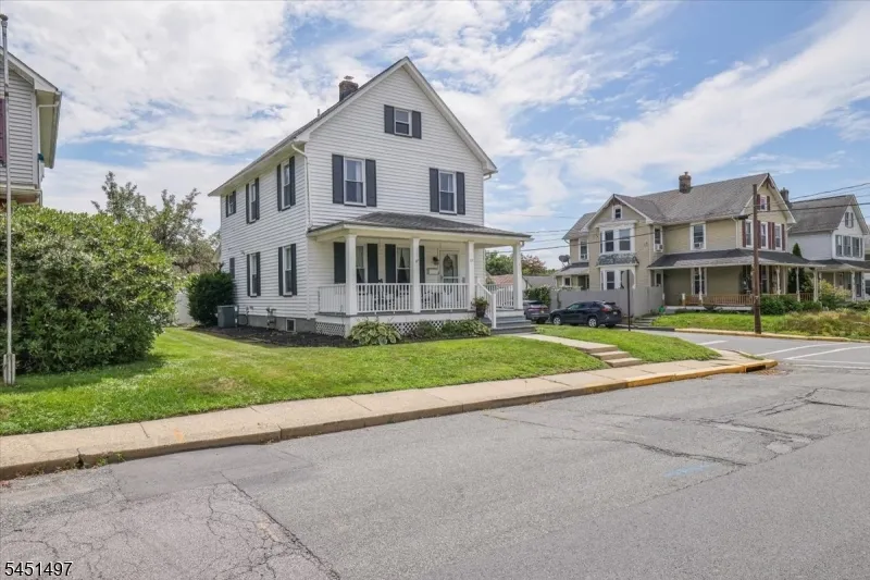 33 State St Washington, NJ 07882