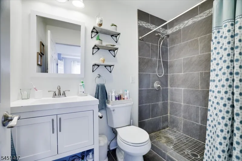 33 State St Washington, NJ 07882