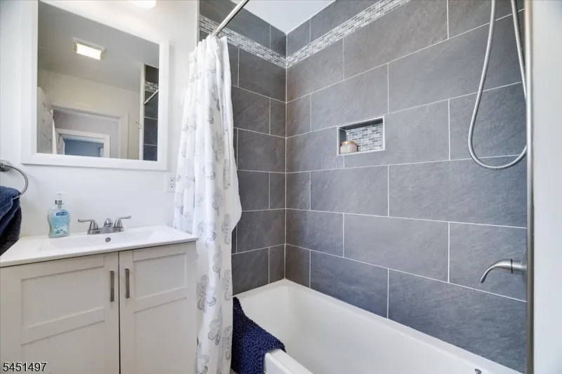 33 State St Washington, NJ 07882