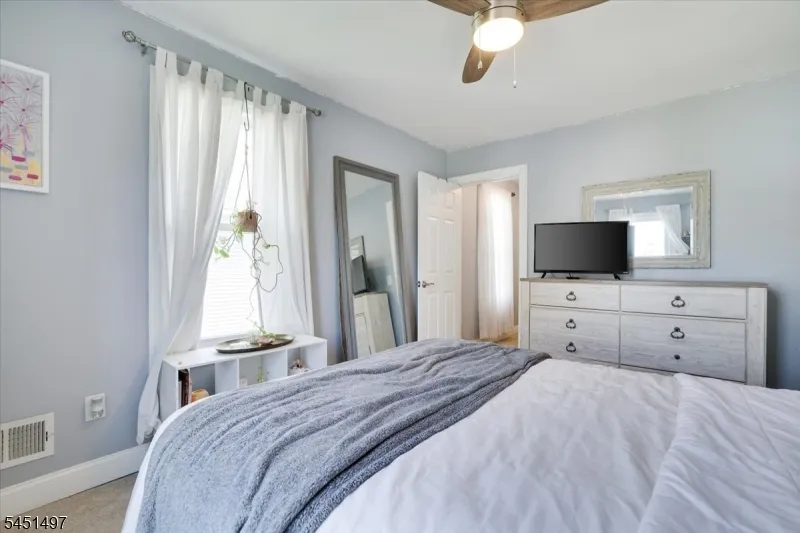 33 State St Washington, NJ 07882