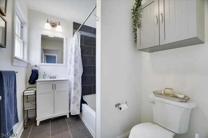 33 State St Washington, NJ 07882