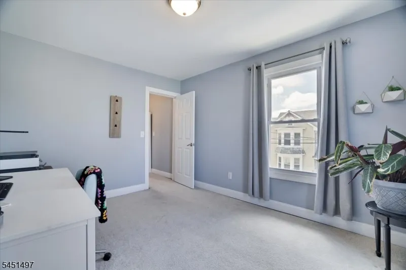 33 State St Washington, NJ 07882