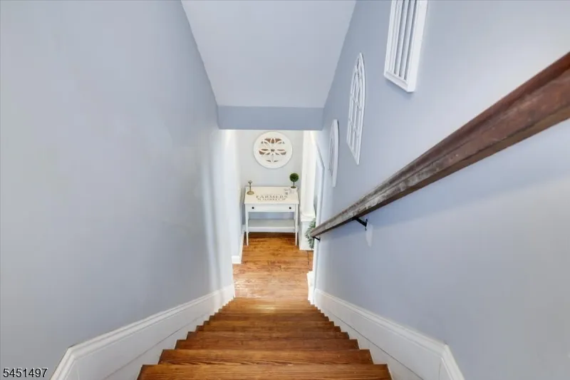 33 State St Washington, NJ 07882