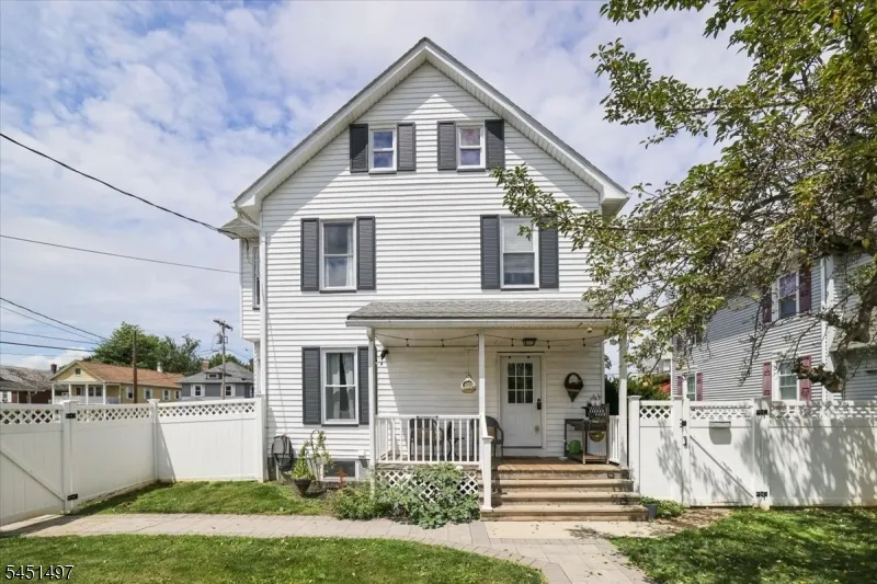 33 State St Washington, NJ 07882