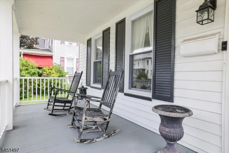 33 State St Washington, NJ 07882