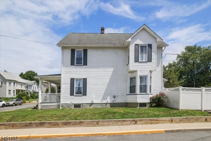 33 State St Washington, NJ 07882