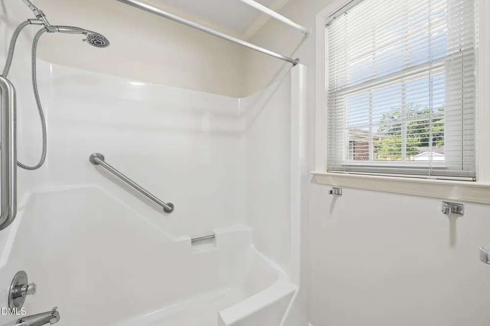 1106 Crestview Drive Tarboro, NC 27886