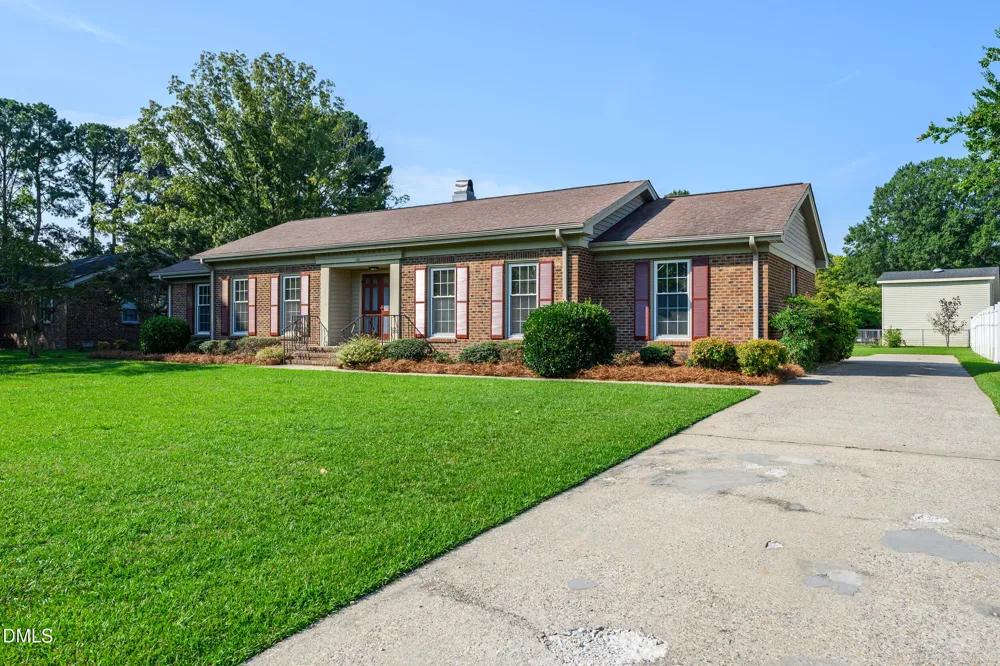 1106 Crestview Drive Tarboro, NC 27886