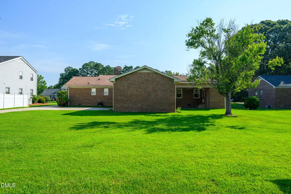 1106 Crestview Drive Tarboro, NC 27886