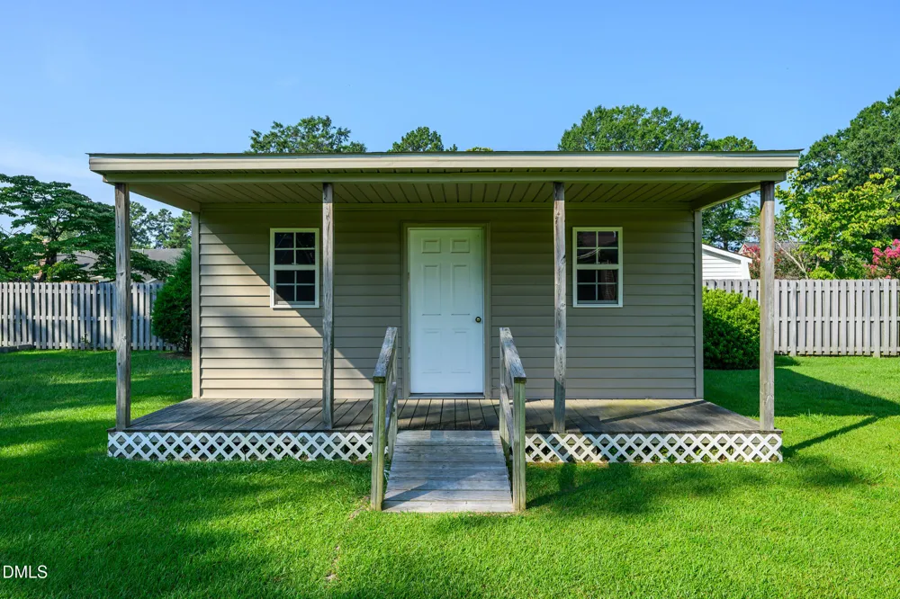 1106 Crestview Drive Tarboro, NC 27886