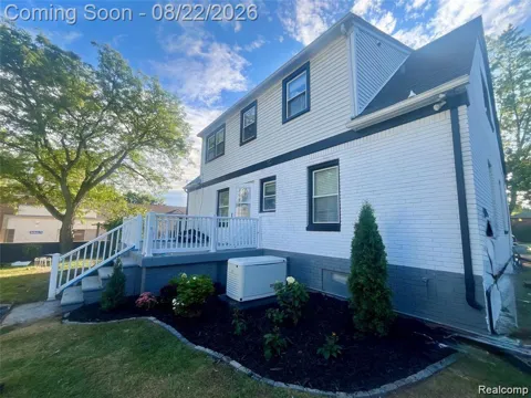 1228 Main Street