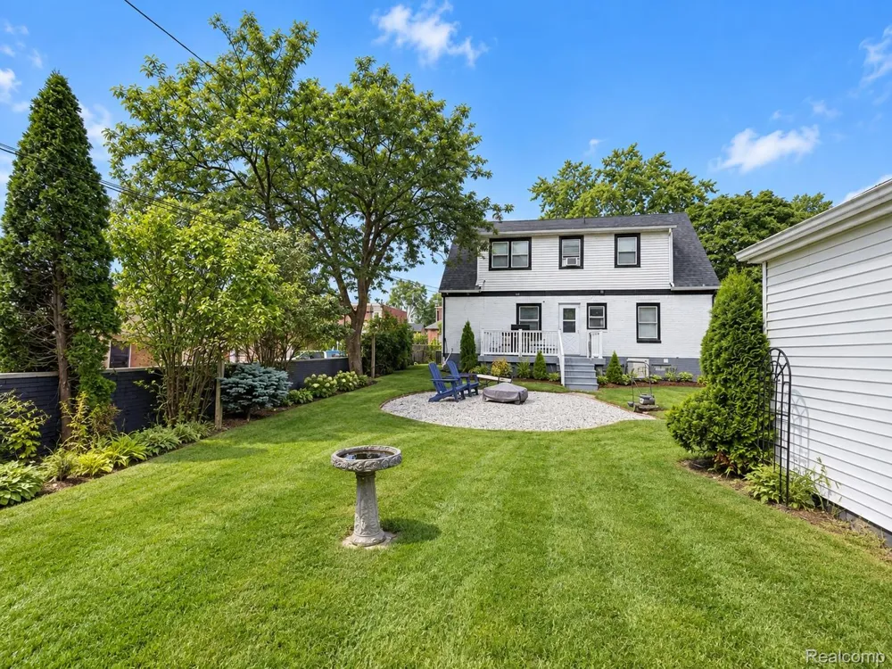 1228 Main Street Rochester City, MI 48307