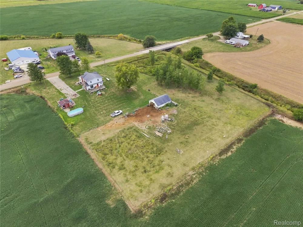 8647 Middleton Road Venice Township, MI 48817