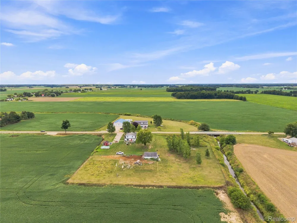 8647 Middleton Road Venice Township, MI 48817