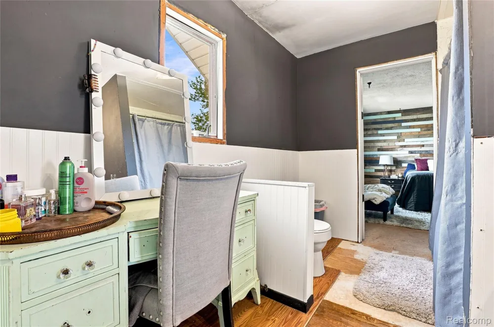 8647 Middleton Road Venice Township, MI 48817