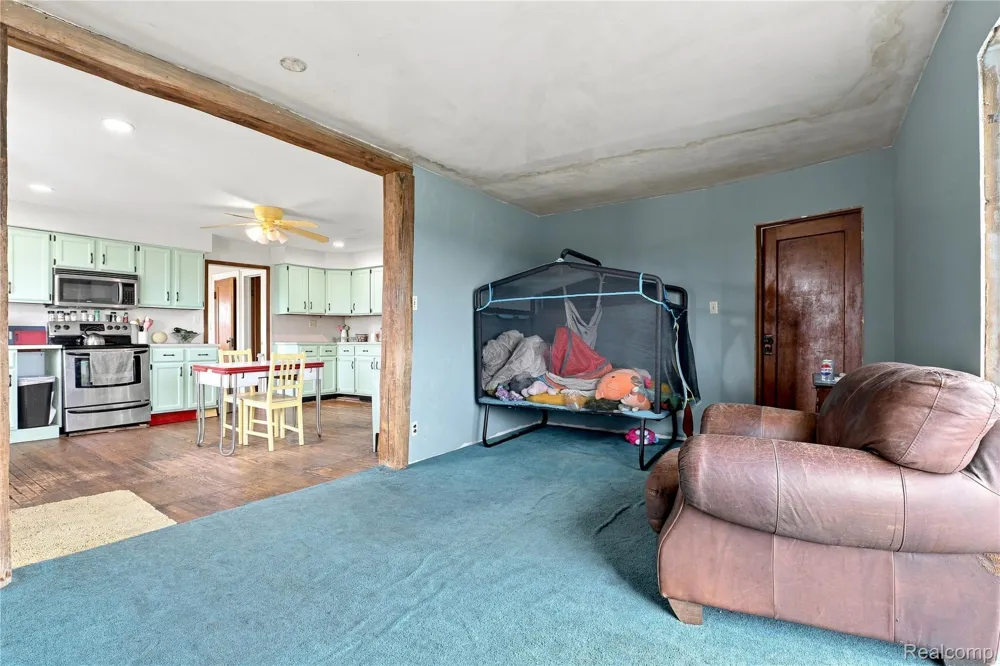 8647 Middleton Road Venice Township, MI 48817