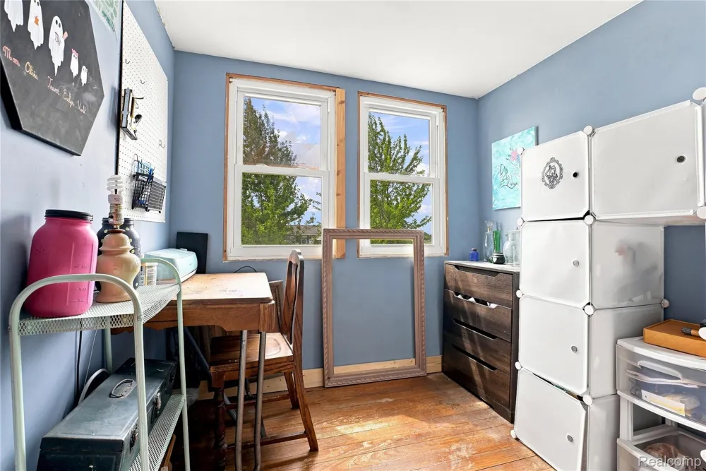 8647 Middleton Road Venice Township, MI 48817