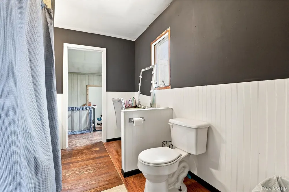 8647 Middleton Road Venice Township, MI 48817