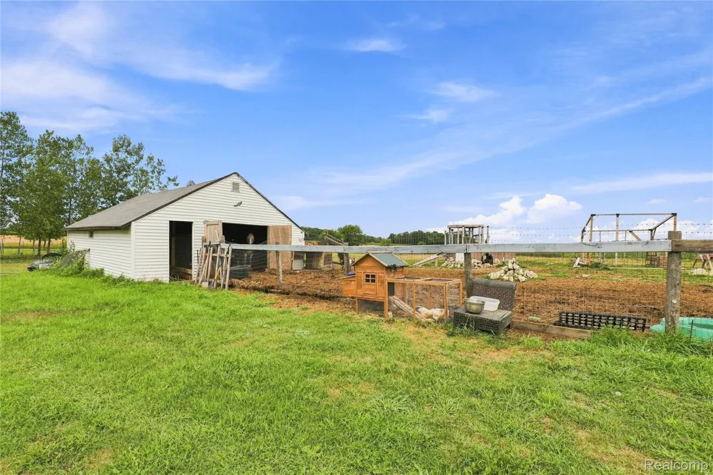 8647 Middleton Road Venice Township, MI 48817