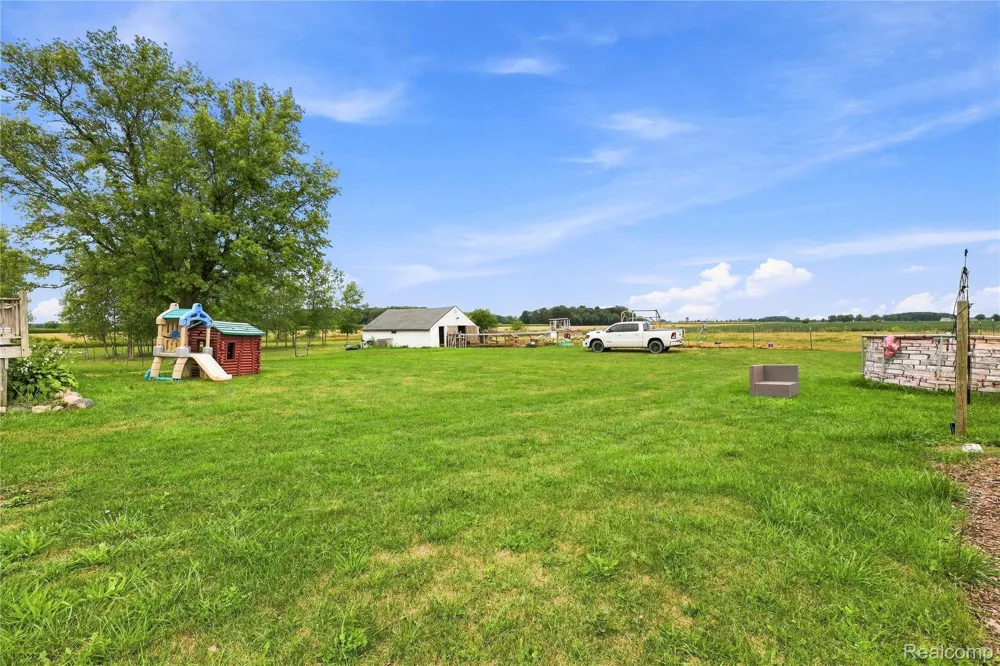 8647 Middleton Road Venice Township, MI 48817