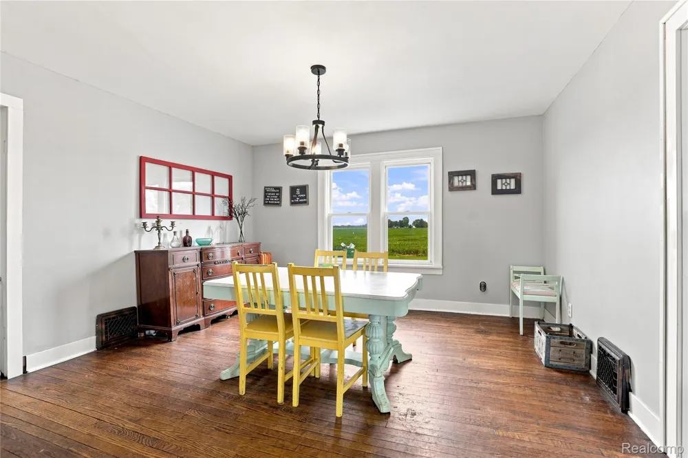 8647 Middleton Road Venice Township, MI 48817