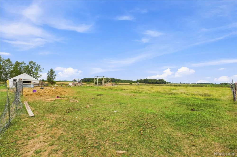8647 Middleton Road Venice Township, MI 48817